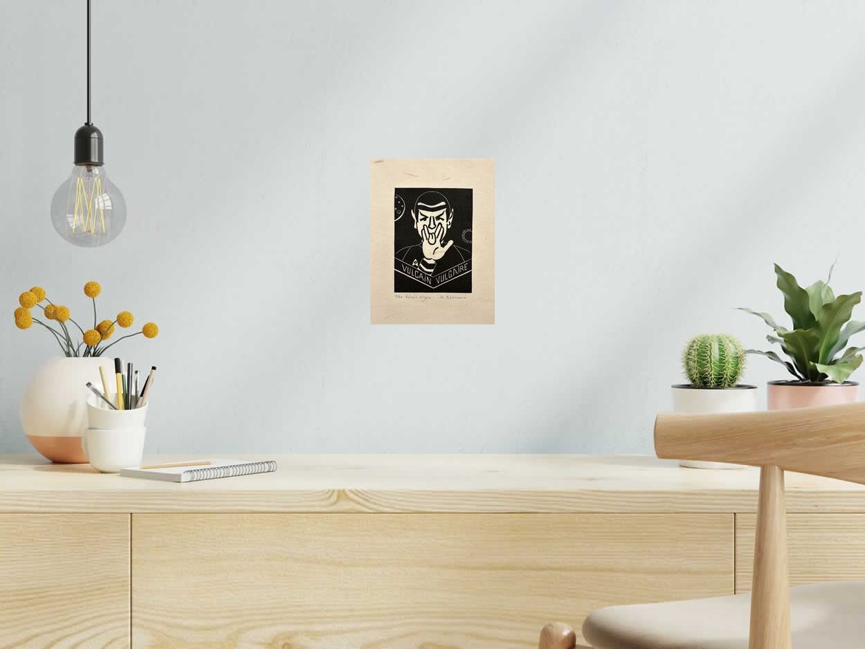 Linogravure Vulcain Vulgaire de PHILIPPE ACHERMANN dans un intérieur – 18 × 24 cm