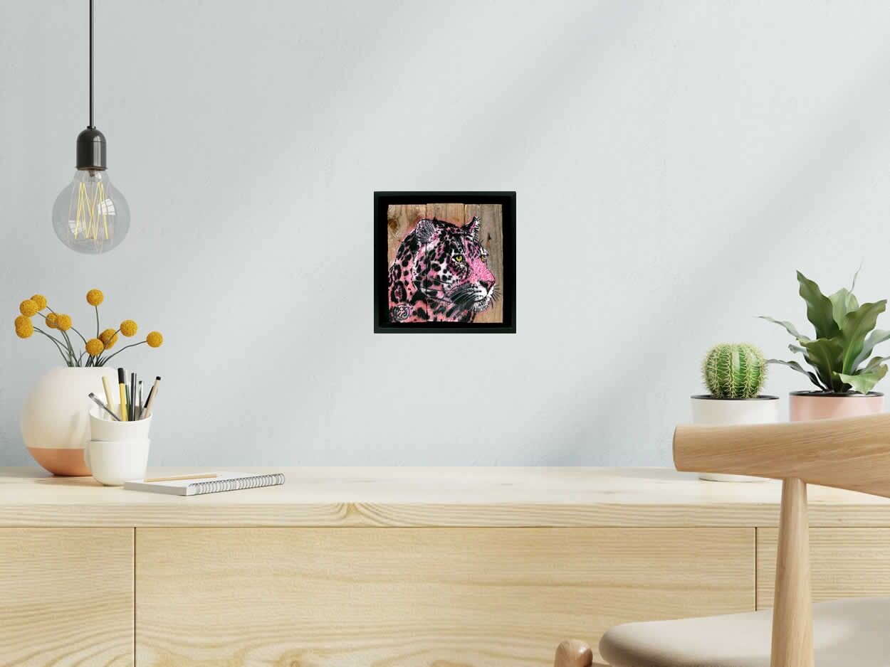 Tableau de MOSKO a pour titre  LEOPARD ROSE style figuratif dim : MOSKOprix:420