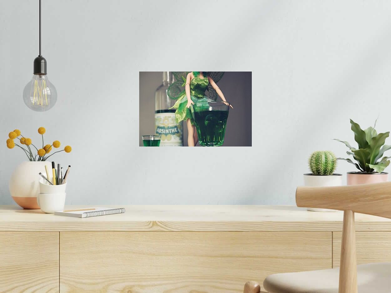 Photo de NATHALIE ROUX a pour titre  FEE CLOCHETTE style graphique dim : NATHALIE ROUXprix:60