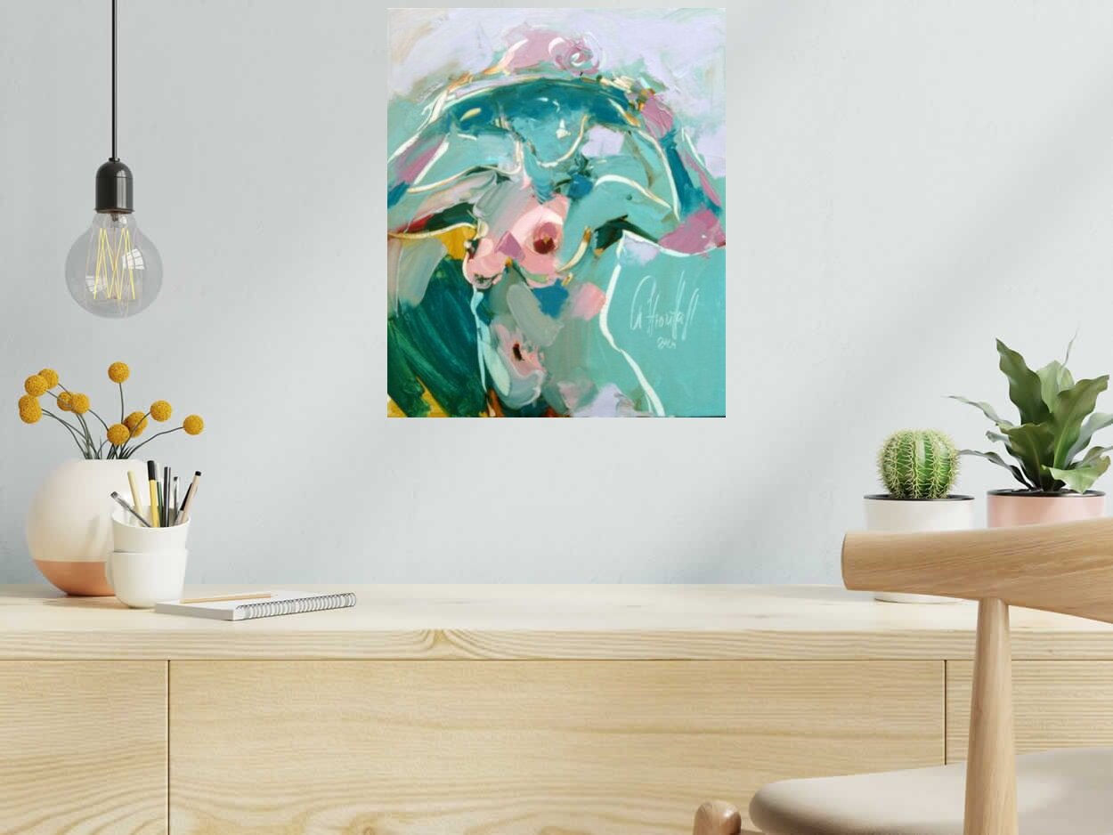 Peinture Le chapeau rose de OLENA SINIUHINA dans un intérieur – 38 × 46 cm