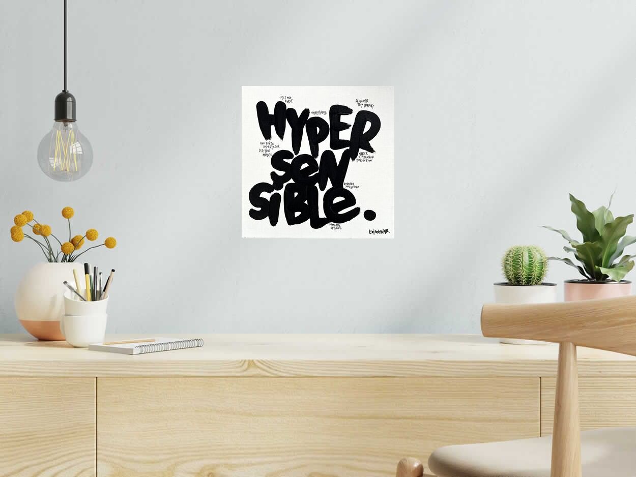 Peinture Hyper sensible de L'OISEAU NOIR dans un intérieur – 30 × 30 cm