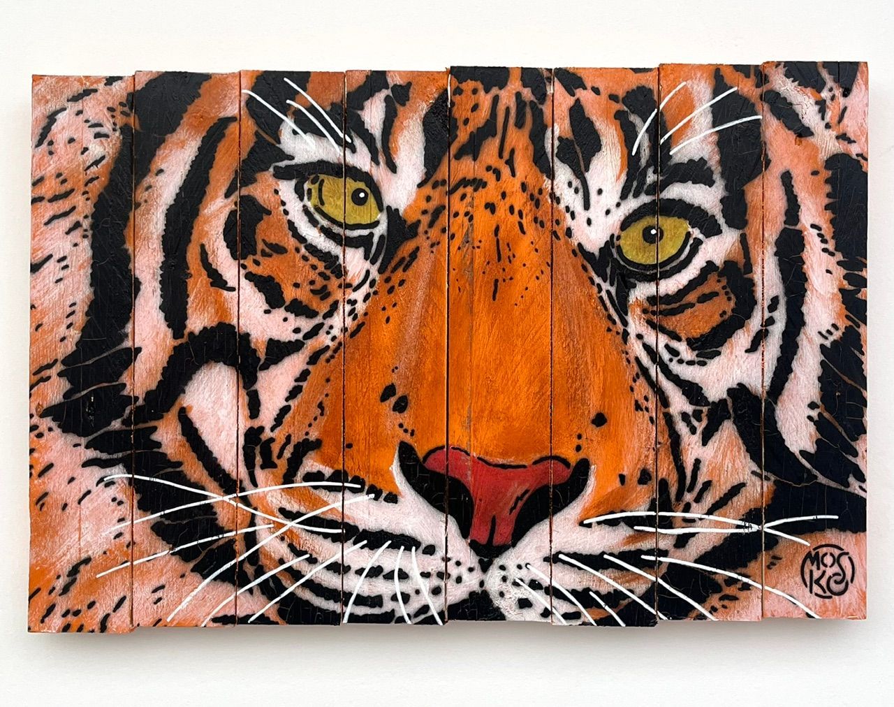 Peinture street art petit format noir et orange Focus tigre – MOSKO – 54 × 36 cm