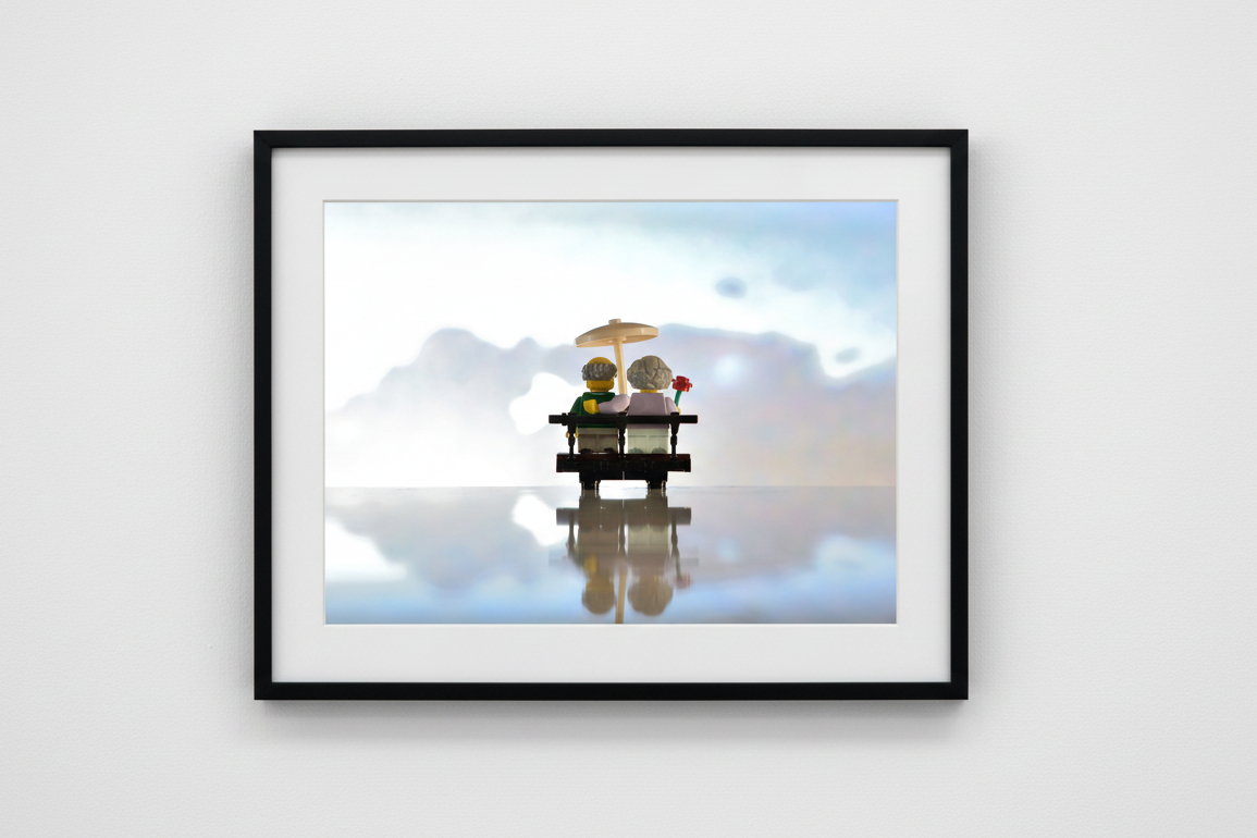 Photographie Final de SAMSOFY dans un intérieur – 36 × 24 cm