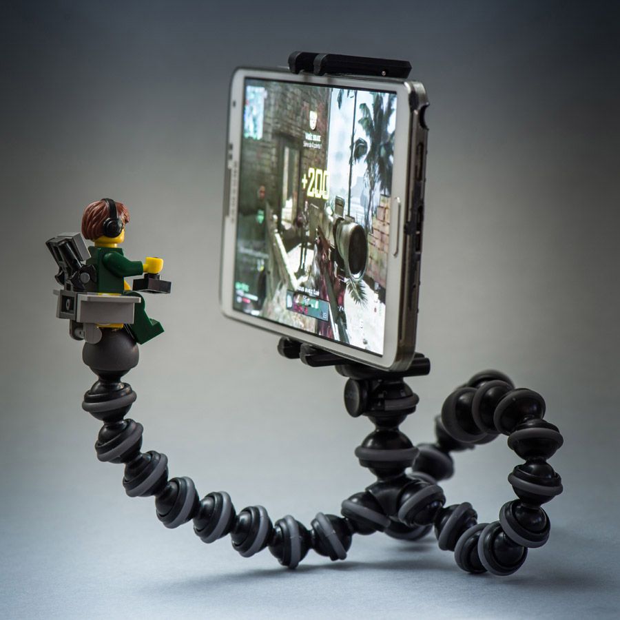 Photographie figuratif petit format SERIAL GAMER – SAMSOFY – 30 × 30 cm