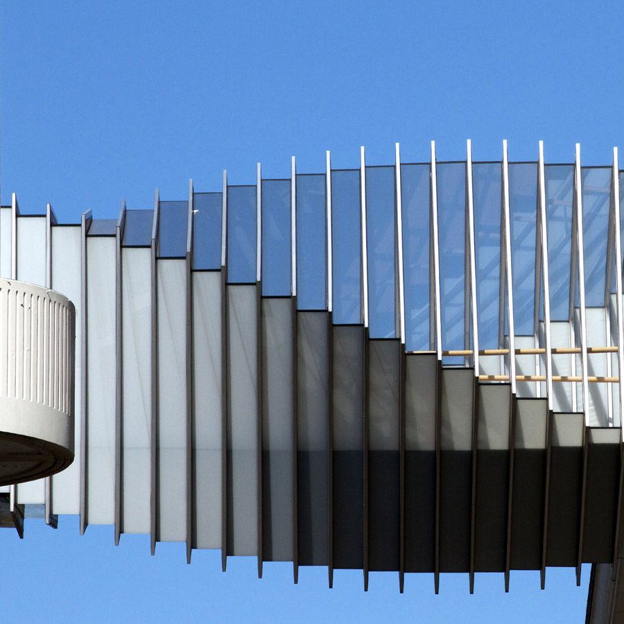 Photographie figuratif petit format PASSERELLE LONDRES – SERGE DRAI – 24 × 24 cm