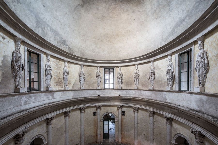 Photographie petit format LA ROTONDE – CHRISTIAN BRUNEAU – 24 × 36 cm