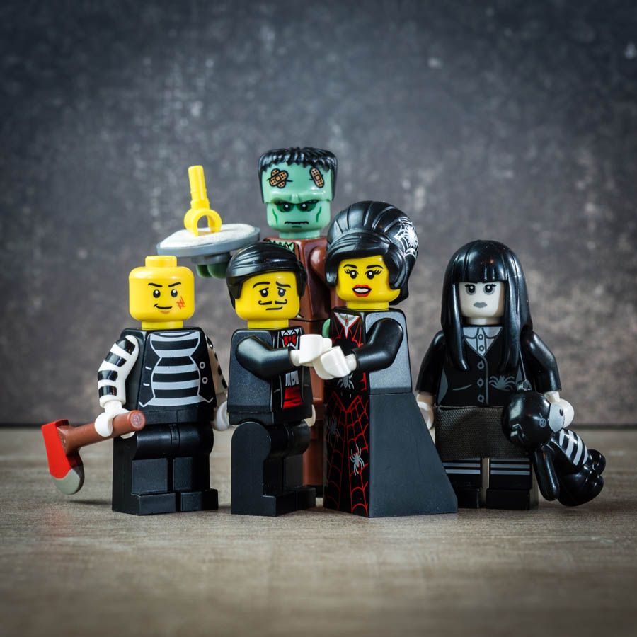 Photographie petit format LA FAMILLE ADAMS – SAMSOFY – 30 × 30 cm