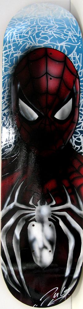 Sculpture moyen format Street spider – JUG – 20 × 80 cm