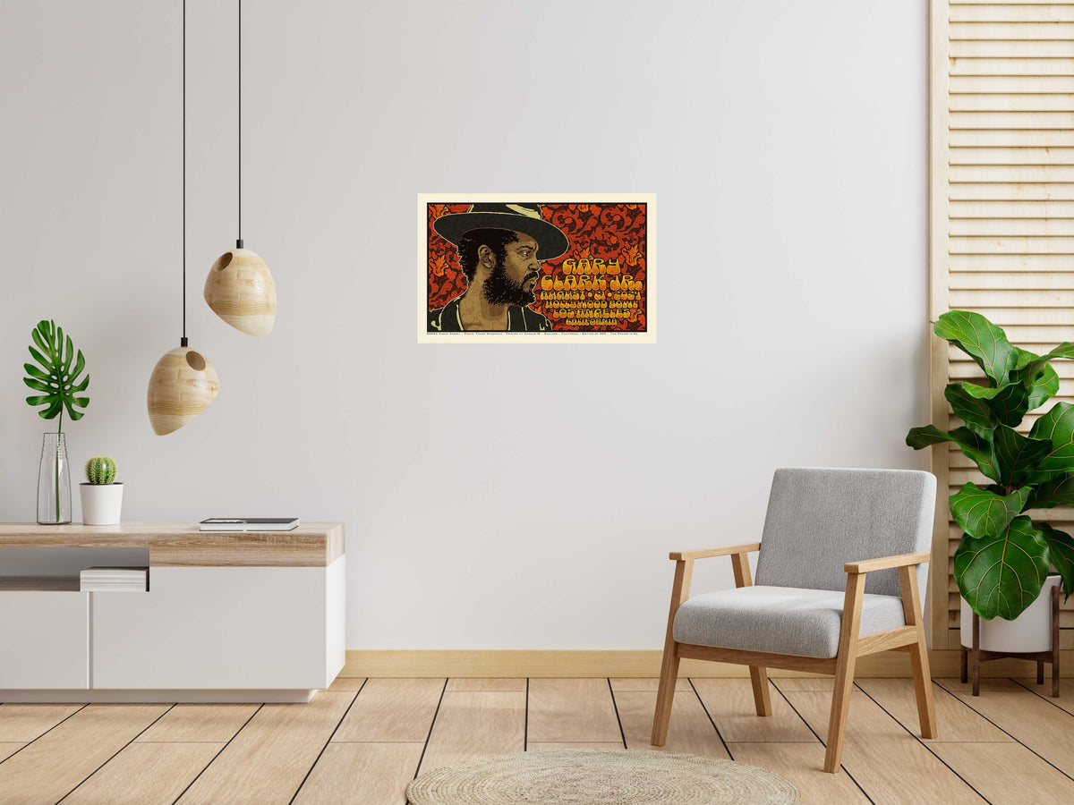 Serigraphie GARY CLARK Jr. HOLLYWOOD BOWL regular AP de CHUCK SPERRY dans un intérieur – 89 × 55 cm