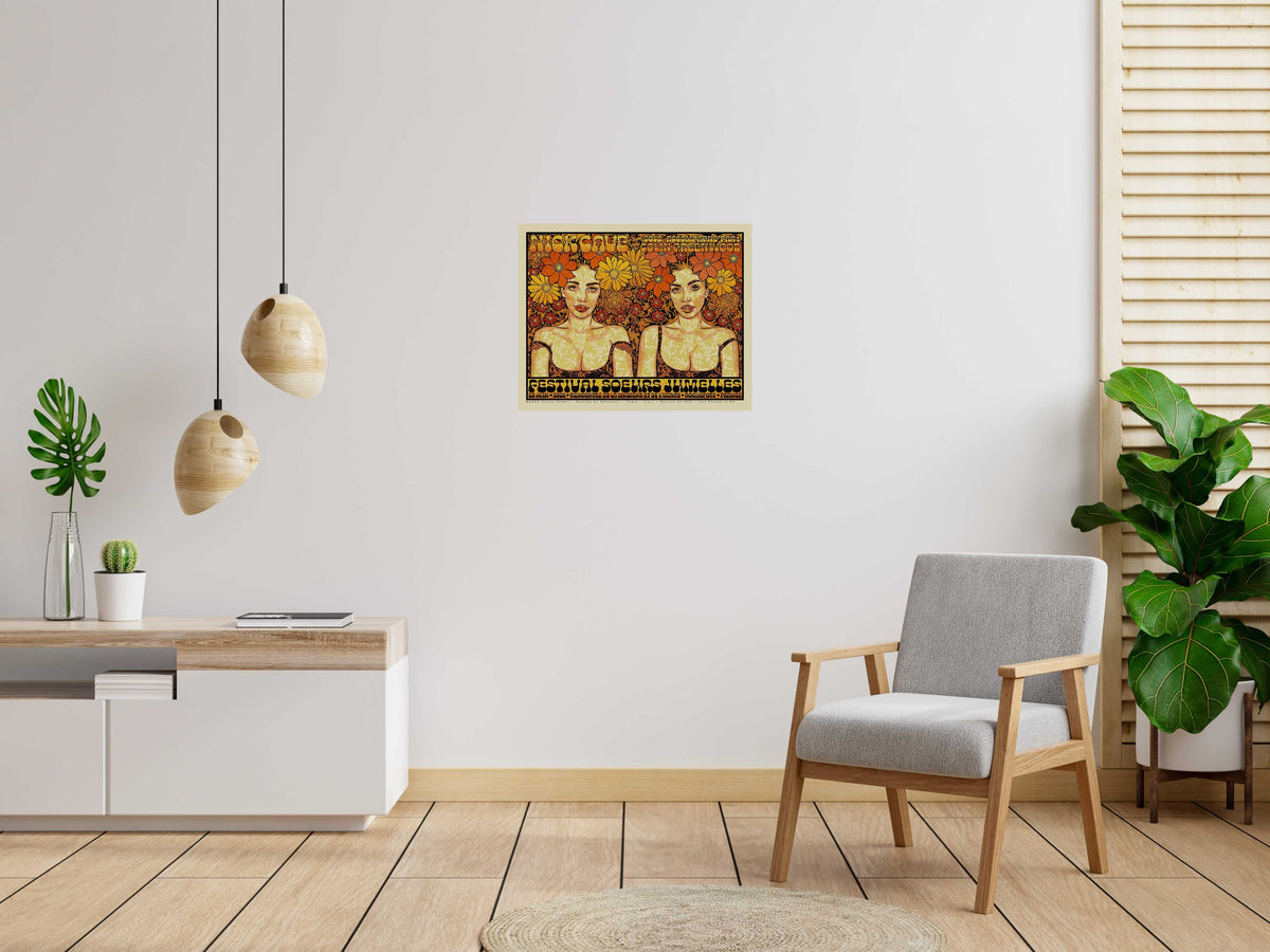 Serigraphie NICK CAVE - SŒURS JUMELLES regular de CHUCK SPERRY dans un intérieur – 73 × 59 cm