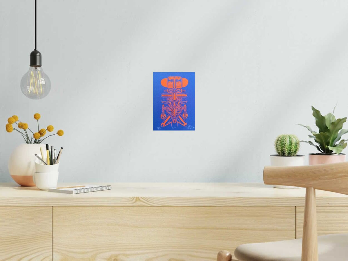 Serigraphie BOT 1 de JIBE dans un intérieur – 15 × 21 cm