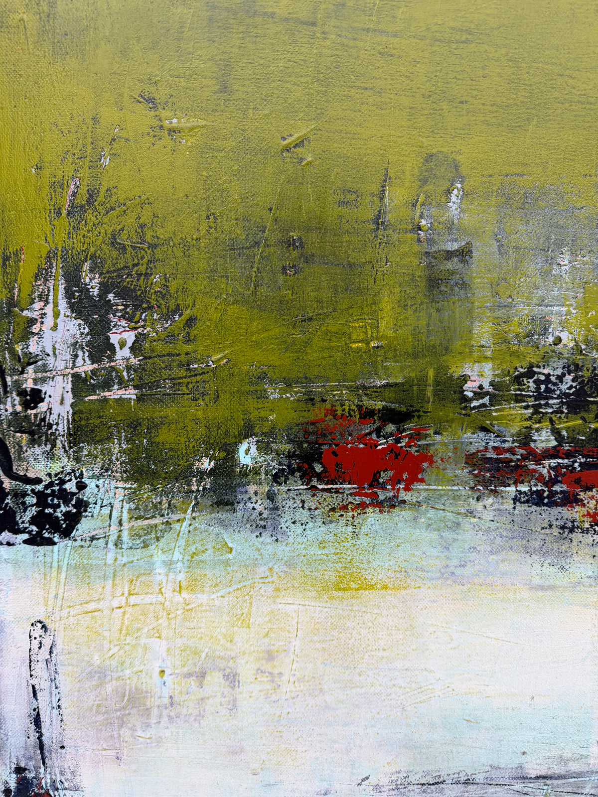 Tableau Nuances Olives de TANIA CARRARA dans un intérieur – 50 × 61 cm