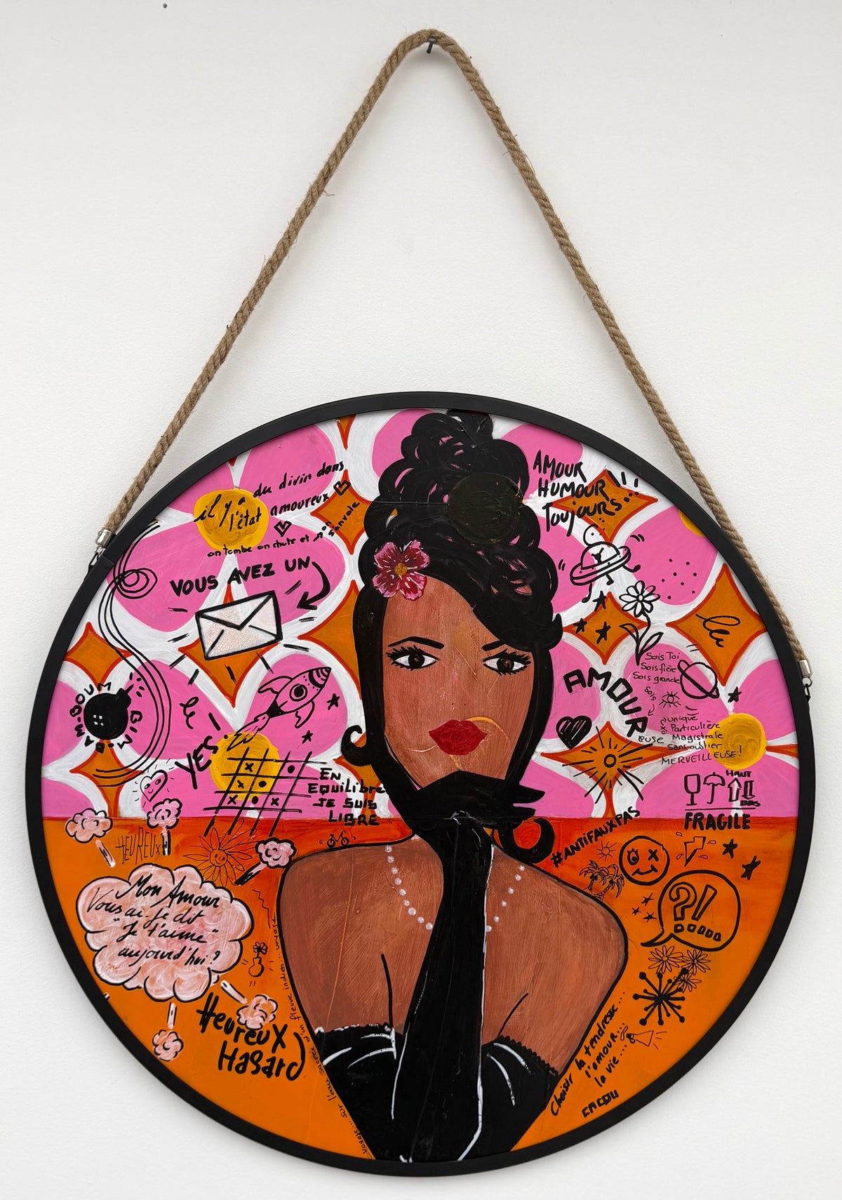 Tableau pop art coloré en rose et orange, technique mixte acrylique collage posca sur toile, 50x50 cm - Cacou