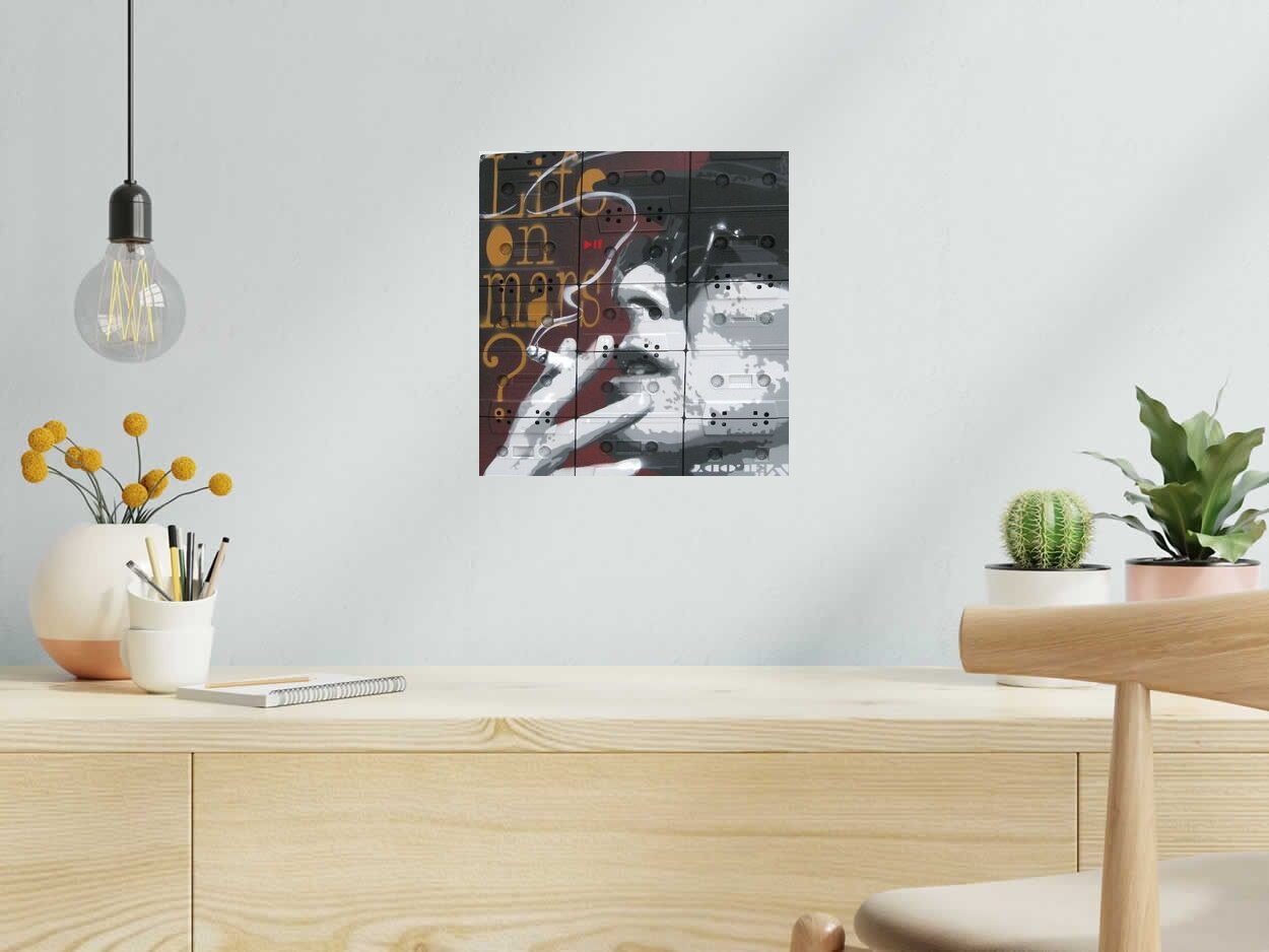 Tableau Pièce unique STREET ART: LIFE ON MARS  II de MR MELODY dans un intérieur – 30 × 32 cm