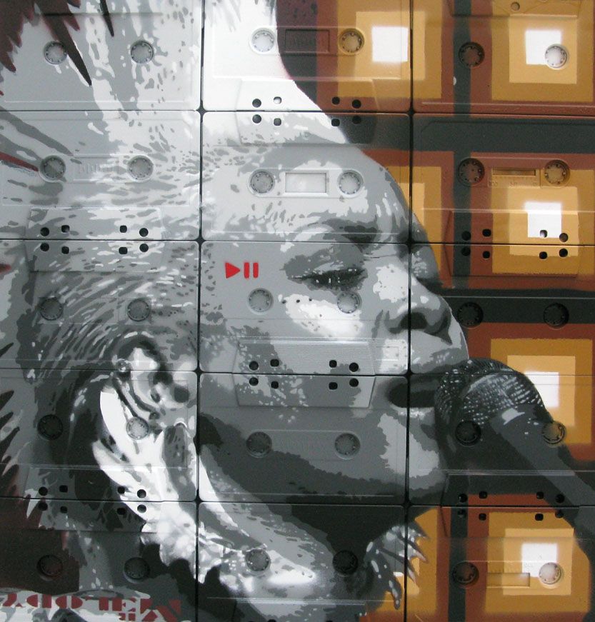Tableau street art petit format noir et or Pièce unique STREET ART: ERIKAH – MR MELODY – 30 × 32 cm