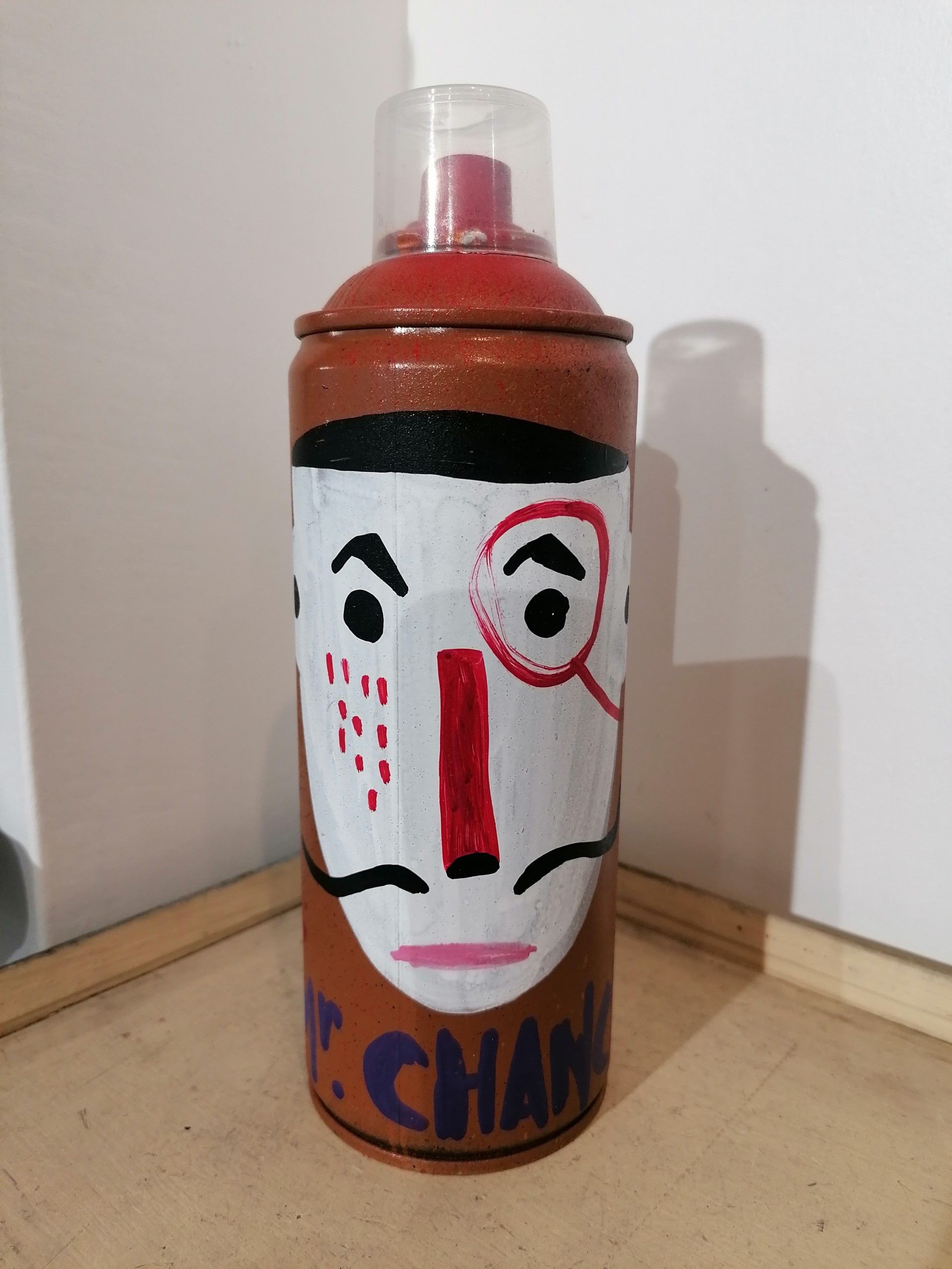 Sculpture de TAREK a pour titre  MR CHANCE style street pop art dim : TAREKprix:60